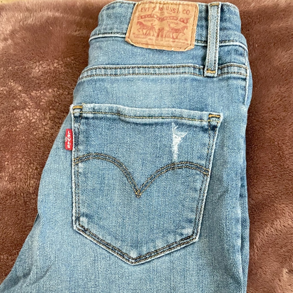 LEVIS HIGH RISE SKINNY